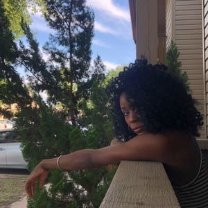 Meet your Posher, Jenee